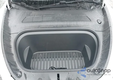 2020 Tesla Model Y Long Range Dual Motor All-Wheel Drive z USA, uszkodzony, nr VIN 5YJYGDEEXLF055748